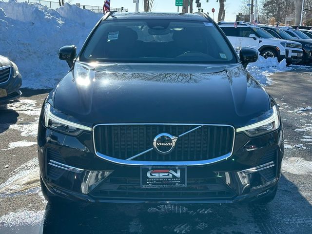 2022 Volvo XC60 Momentum