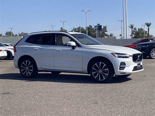 2022 Volvo XC60 Momentum