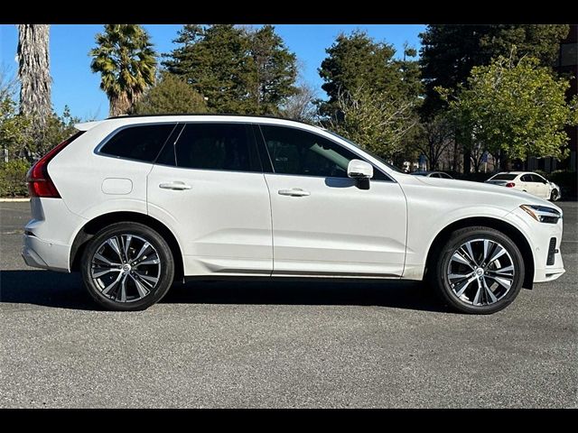 2022 Volvo XC60 Momentum