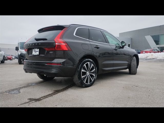 2022 Volvo XC60 Momentum