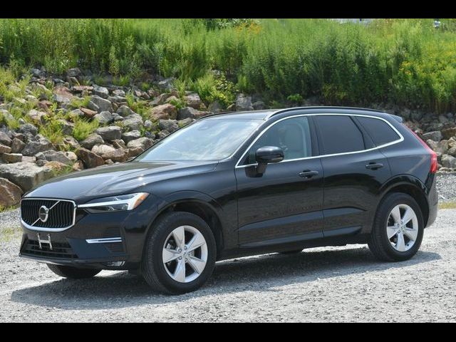 2022 Volvo XC60 Momentum