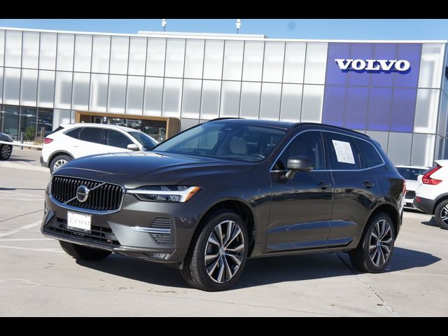 2022 Volvo XC60 Momentum