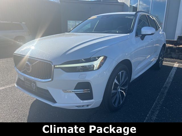 2022 Volvo XC60 Momentum