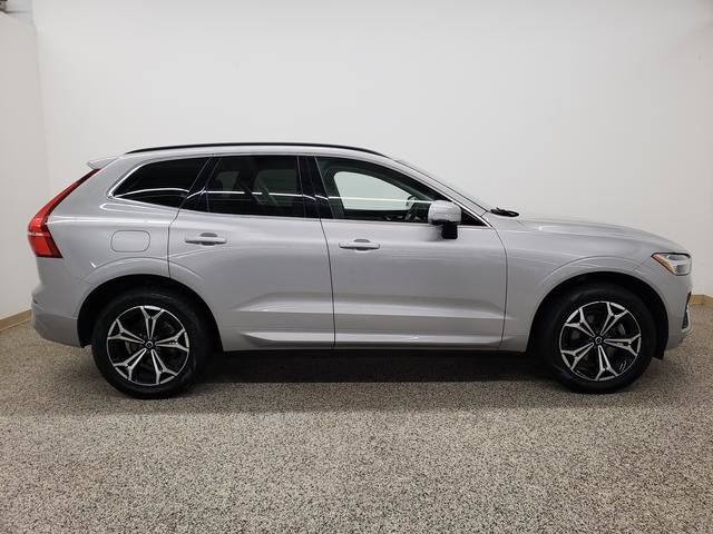 2022 Volvo XC60 Momentum