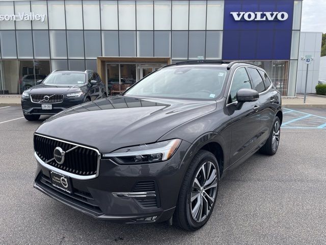 2022 Volvo XC60 Momentum