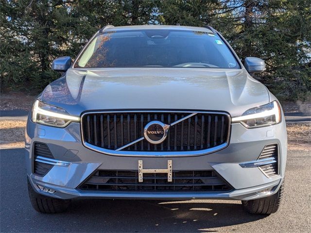 2022 Volvo XC60 Momentum