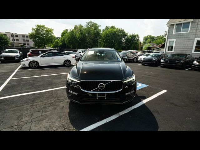 2022 Volvo XC60 Momentum