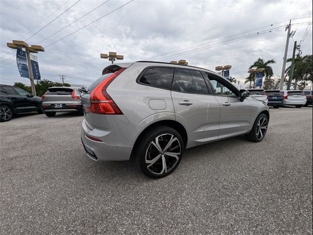 2022 Volvo XC60 R-Design