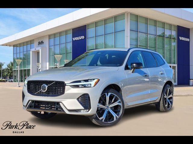 2022 Volvo XC60 R-Design