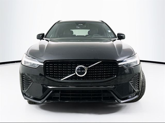 2022 Volvo XC60 R-Design