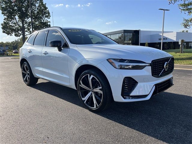 2022 Volvo XC60 R-Design