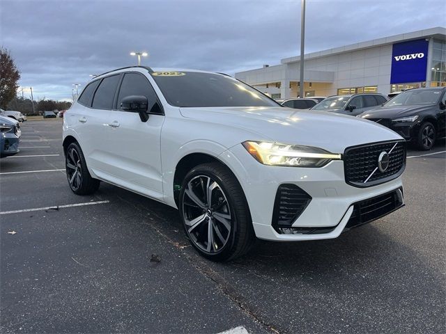 2022 Volvo XC60 R-Design