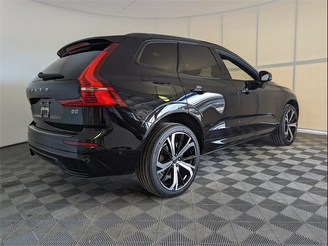 2022 Volvo XC60 R-Design