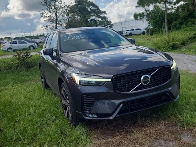 2022 Volvo XC60 R-Design