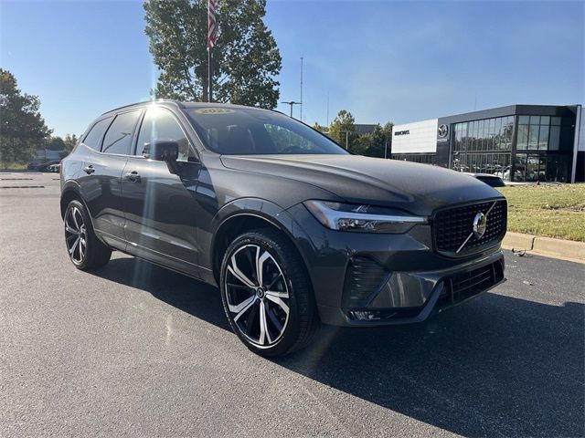 2022 Volvo XC60 R-Design