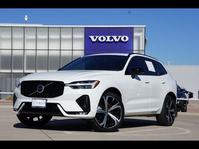 2022 Volvo XC60 R-Design