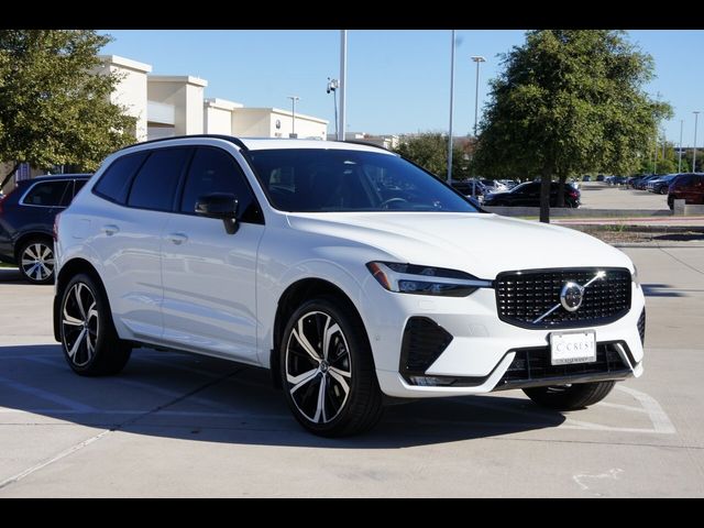 2022 Volvo XC60 R-Design