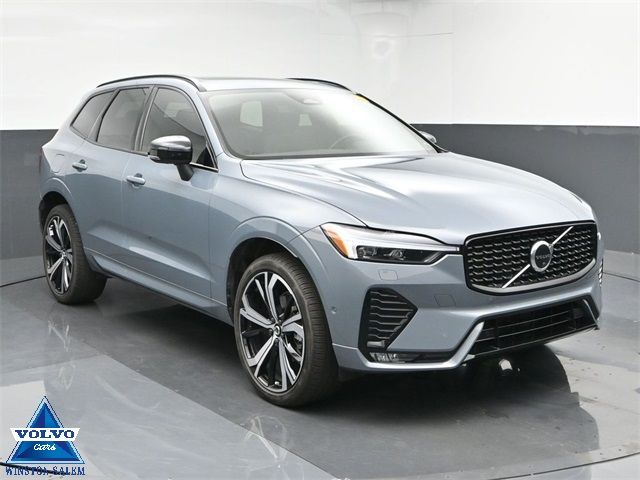 2022 Volvo XC60 R-Design