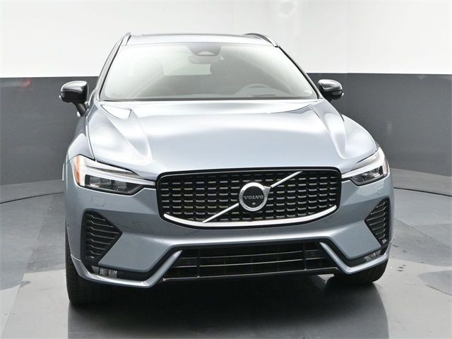 2022 Volvo XC60 R-Design