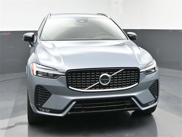 2022 Volvo XC60 R-Design