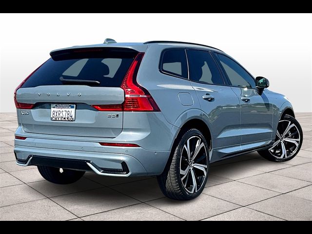 2022 Volvo XC60 R-Design