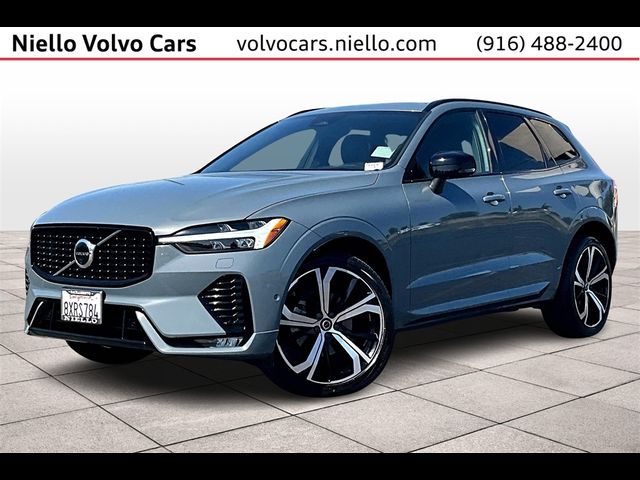 2022 Volvo XC60 R-Design