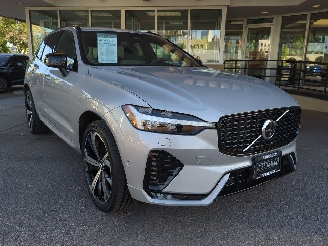 2022 Volvo XC60 R-Design