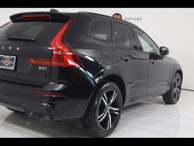 2022 Volvo XC60 R-Design