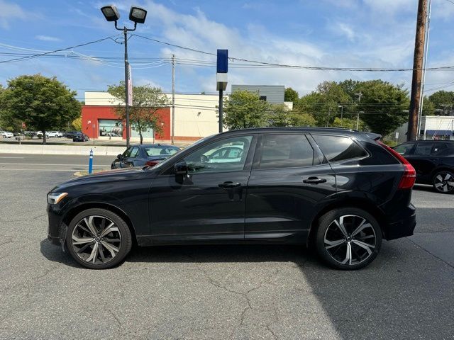 2022 Volvo XC60 R-Design