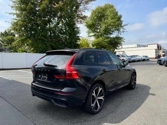 2022 Volvo XC60 R-Design