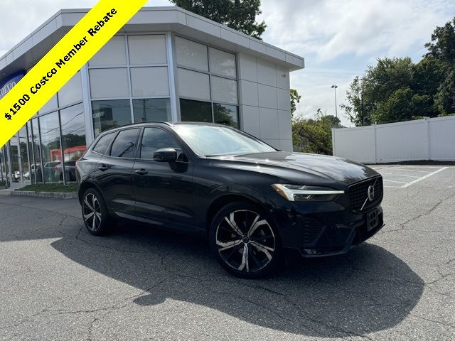 2022 Volvo XC60 R-Design