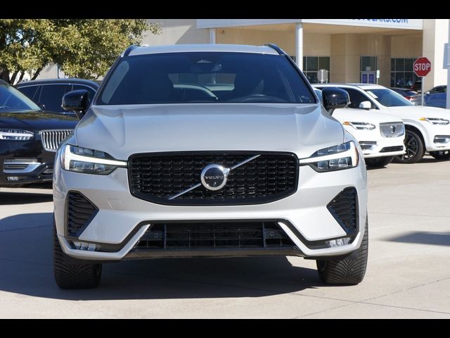 2022 Volvo XC60 R-Design