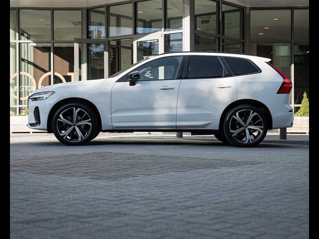 2022 Volvo XC60 R-Design