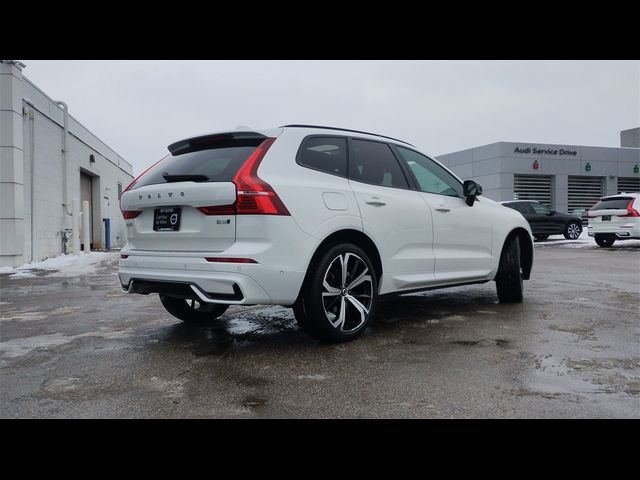 2022 Volvo XC60 R-Design