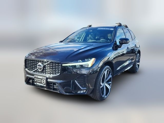 2022 Volvo XC60 R-Design