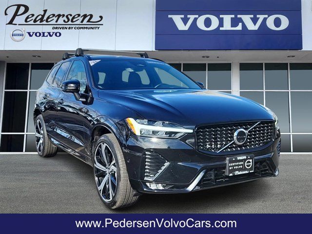 2022 Volvo XC60 R-Design