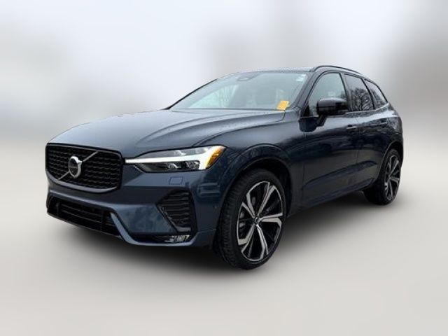 2022 Volvo XC60 R-Design