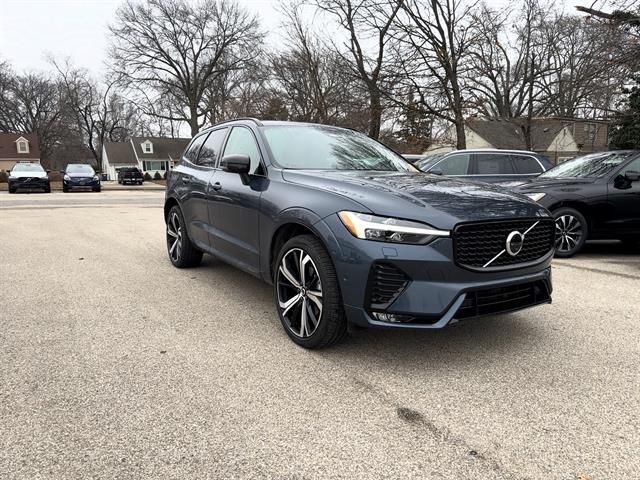 2022 Volvo XC60 R-Design