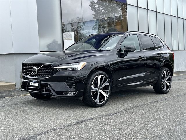 2022 Volvo XC60 R-Design