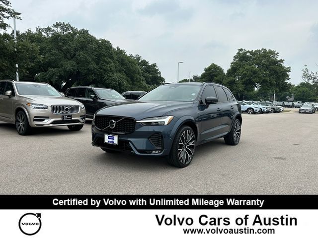 2022 Volvo XC60 R-Design