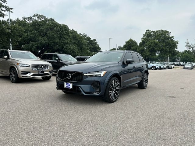 2022 Volvo XC60 R-Design