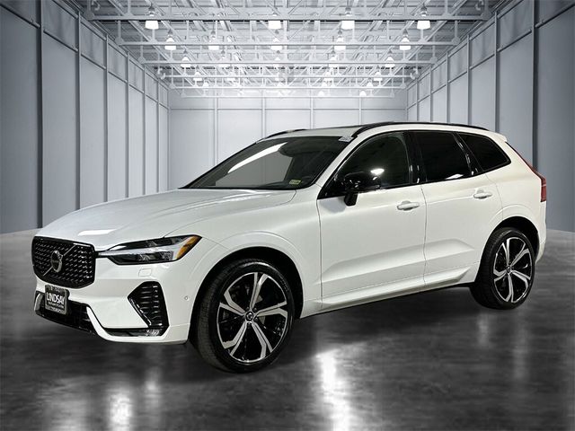 2022 Volvo XC60 R-Design