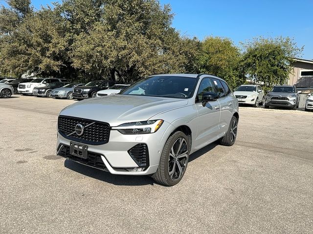 2022 Volvo XC60 R-Design