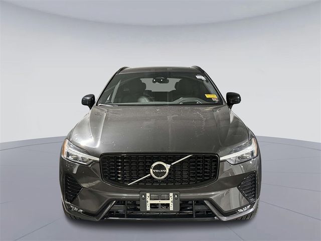 2022 Volvo XC60 R-Design