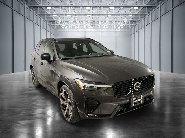 2022 Volvo XC60 R-Design