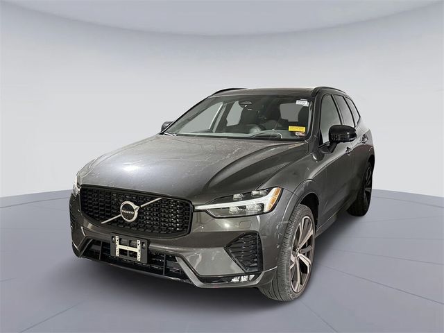 2022 Volvo XC60 R-Design