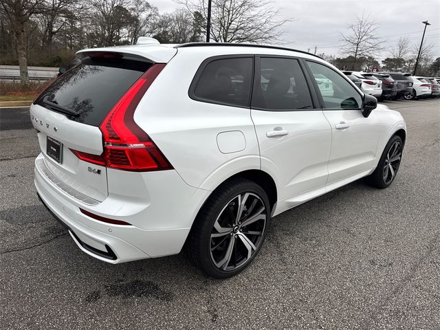 2022 Volvo XC60 R-Design