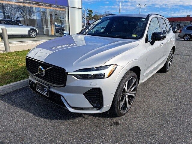 2022 Volvo XC60 R-Design