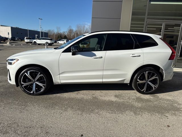 2022 Volvo XC60 R-Design