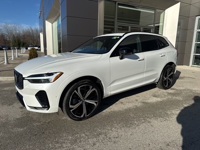 2022 Volvo XC60 R-Design